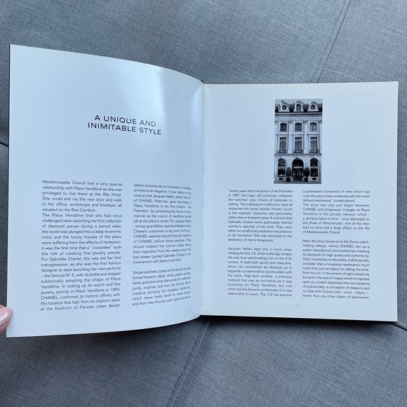 Chanel Vintage Deluxe Watch Book/Catalogue - Picture 9 of 11